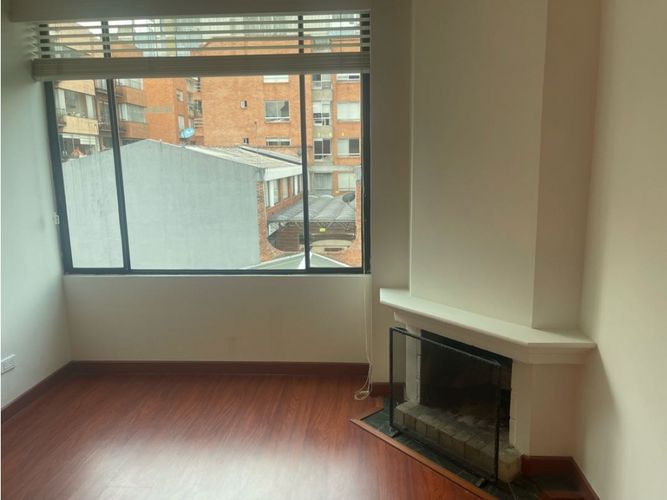 Apartaestudio en venta en Chicó Navarra, Bogotá, 38 m² · foto 3 de 14