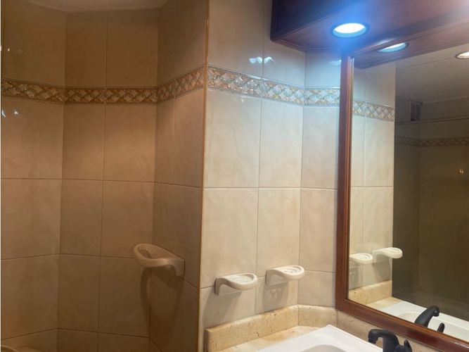 Apartaestudio en venta en Chicó Navarra, Bogotá, 38 m² · foto 10 de 14