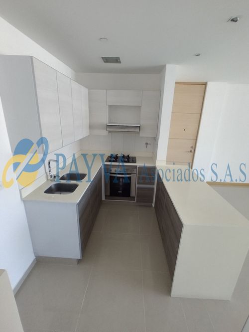 Apartamento de 2 alcobas en venta en El Poblado, Medellín, 97 m² · foto 4 de 20