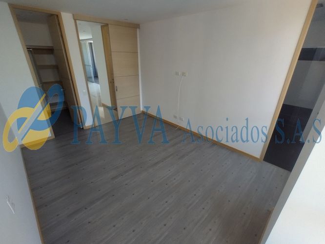 Apartamento de 2 alcobas en venta en El Poblado, Medellín, 97 m² · foto 9 de 20