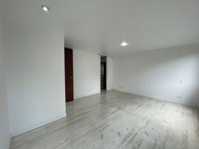 Apartamento de 2 alcobas en arriendo en Loma Del Esmeraldal, Envigado, 94 m² · foto 8 de 12