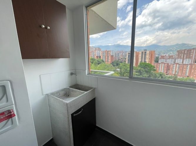 Apartamento de 2 alcobas en arriendo en Loma Del Esmeraldal, Envigado, 94 m² · foto 12 de 12
