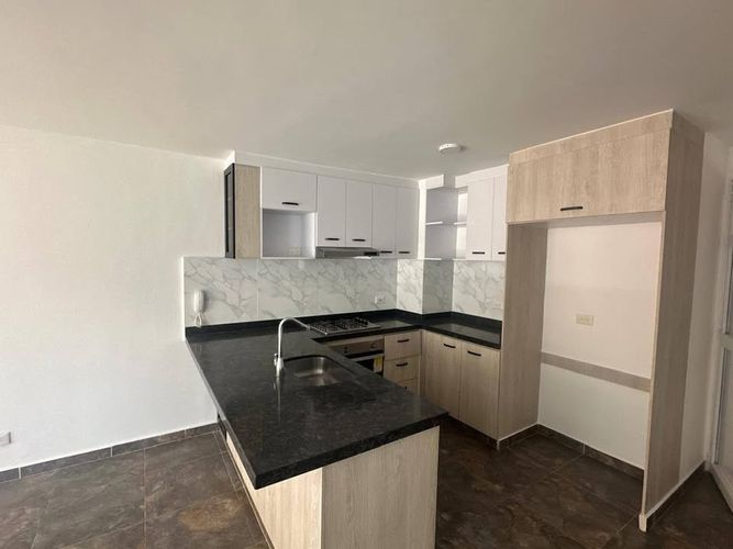 Apartamento de 2 alcobas en venta en Ciudad Pacífica, Cali, 82 m² · foto 2 de 18