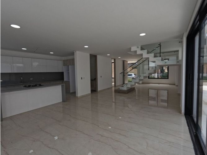 Casa de 5 alcobas en venta en Calima, Palmira, 323 m² · foto 6 de 24