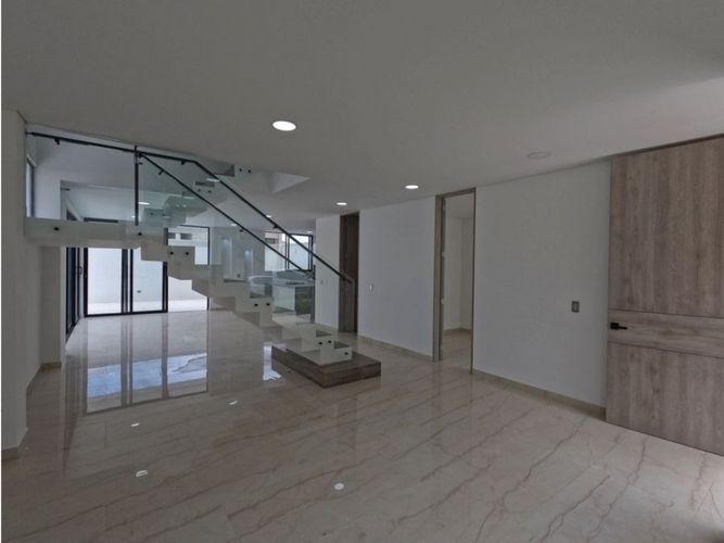 Casa de 5 alcobas en venta en Calima, Palmira, 323 m² · foto 3 de 24