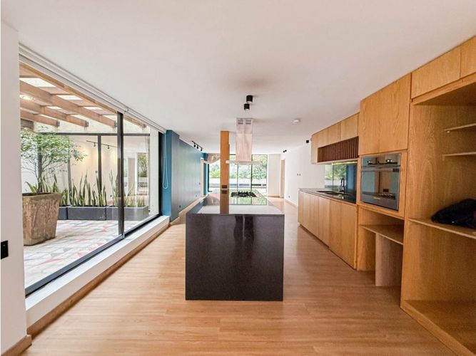 Apartamento de 2 alcobas en arriendo en Santa Barbara Central, Bogotá, 200 m² · foto 5 de 11