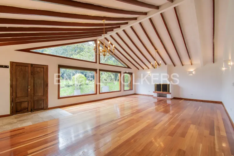 Casa de 4 alcobas en venta en Guaymaral, Bogotá, 363 m² · foto 4 de 20
