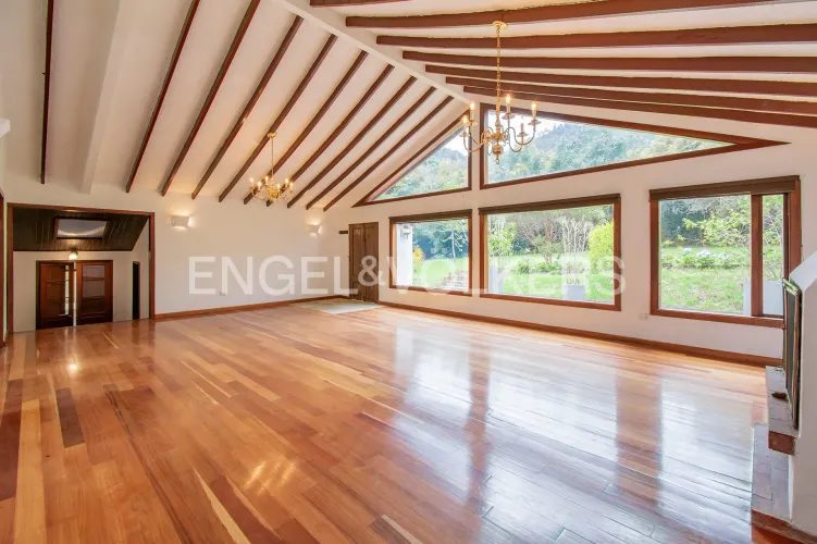 Casa de 4 alcobas en venta en Guaymaral, Bogotá, 363 m² · foto 2 de 20