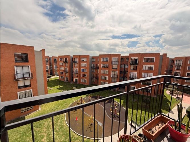 Apartamento de 3 alcobas en venta en La Magnolia, Madrid, 58 m² · foto 13 de 13