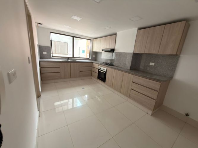 Apartamento en venta en Santa Teresita, Cali · foto 3 de 12