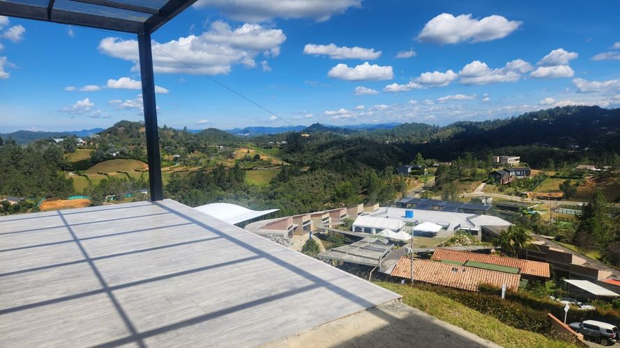 Casa de 7 alcobas en venta en Loma Del Escobero, Envigado, 466 m² · foto 5 de 24