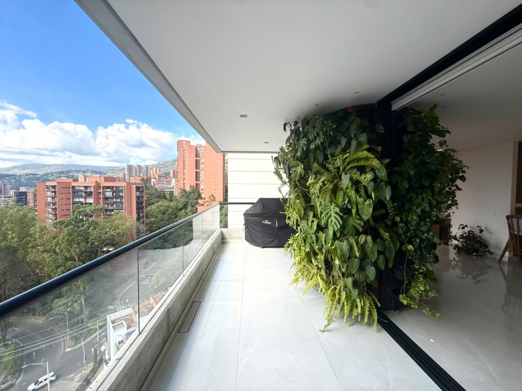 Apartamento en arriendo en El Tesoro, Medellín · foto 3 de 24