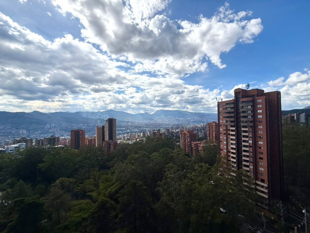 Apartamento en arriendo en El Tesoro, Medellín · foto 4 de 24