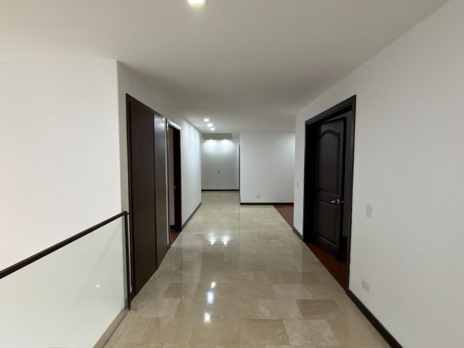 Casa de 7 alcobas en venta en Altos Del Poblado, Medellín, 700 m² · foto 15 de 22