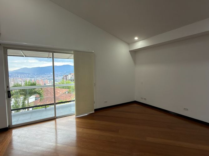 Casa de 7 alcobas en venta en Altos Del Poblado, Medellín, 700 m² · foto 16 de 22