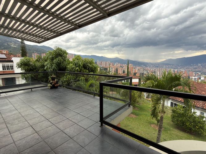 Casa de 7 alcobas en venta en Altos Del Poblado, Medellín, 700 m² · foto 19 de 22