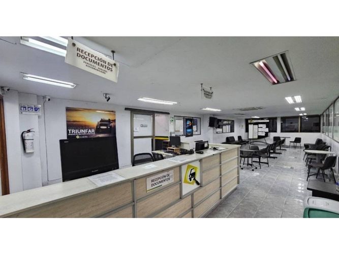 Bodega en arriendo en Perpetuo Socorro, Medellín, 800 m² · foto 6 de 7