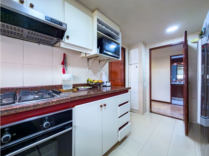 Apartamento de 3 alcobas en venta en Chicó Reservado, Bogotá, 130 m² · foto 8 de 24