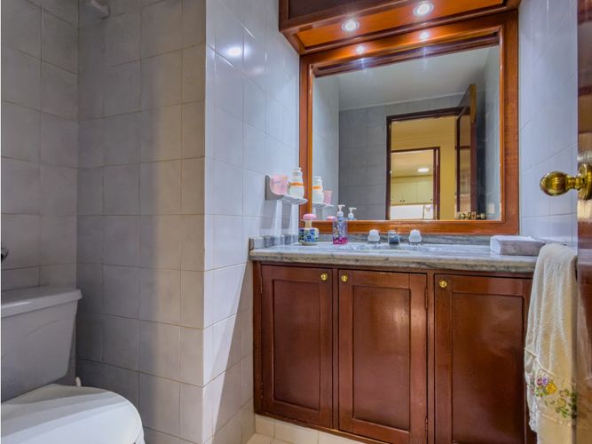 Apartamento de 3 alcobas en venta en Chicó Reservado, Bogotá, 130 m² · foto 9 de 24