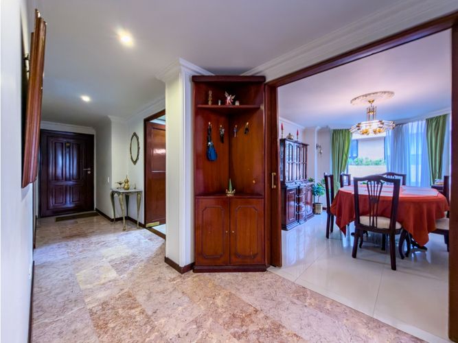 Apartamento de 3 alcobas en venta en Chicó Reservado, Bogotá, 130 m² · foto 14 de 24