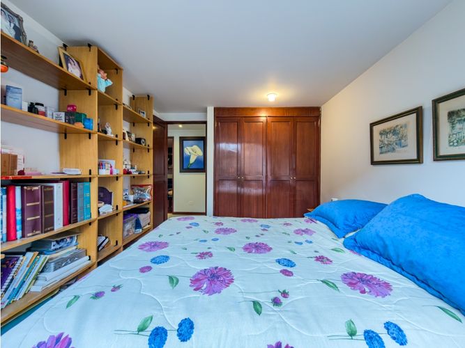 Apartamento de 3 alcobas en venta en Chicó Reservado, Bogotá, 130 m² · foto 18 de 24