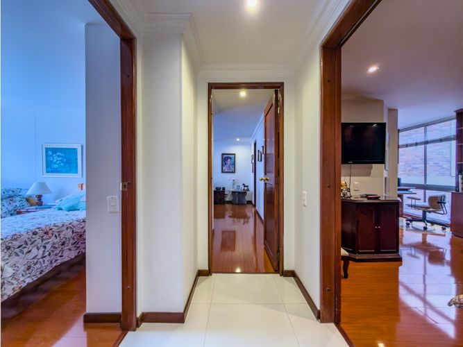 Apartamento de 3 alcobas en venta en Chicó Reservado, Bogotá, 130 m² · foto 19 de 24