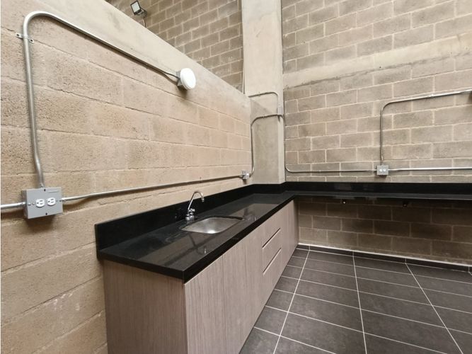 Bodega en arriendo en Caqueta, La Estrella, 415 m² · foto 10 de 10