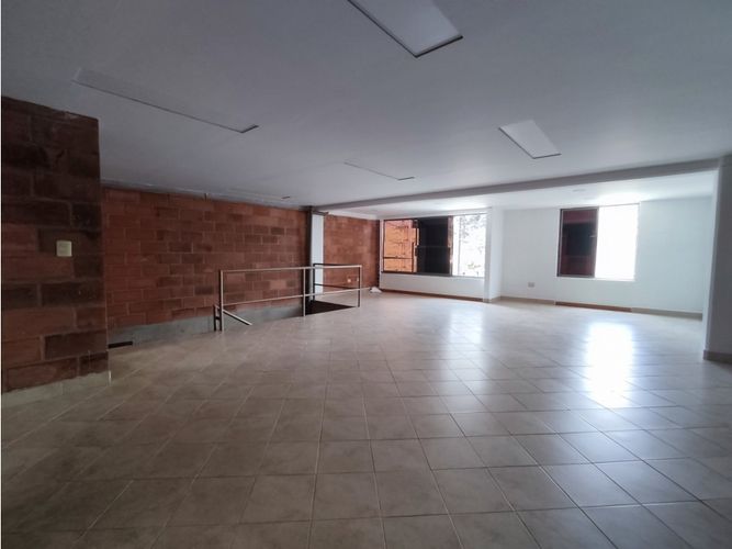 Bodega en arriendo en Sierra Morena, La Estrella, 735 m² · foto 5 de 10