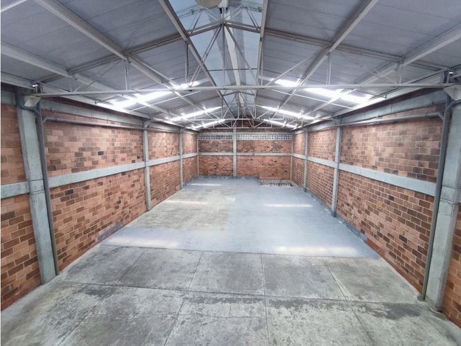 Bodega en arriendo en Sierra Morena, La Estrella, 735 m² · foto 6 de 10