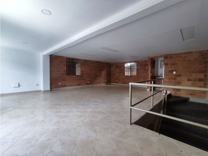 Bodega en arriendo en Sierra Morena, La Estrella, 735 m² · foto 7 de 10