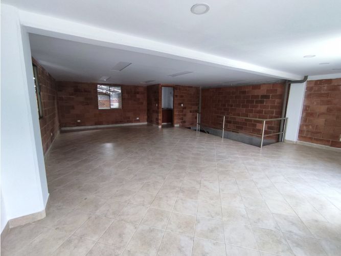 Bodega en arriendo en Sierra Morena, La Estrella, 735 m² · foto 10 de 10