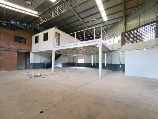 Bodega en arriendo en Caqueta, La Estrella, 710 m² · foto 5 de 13