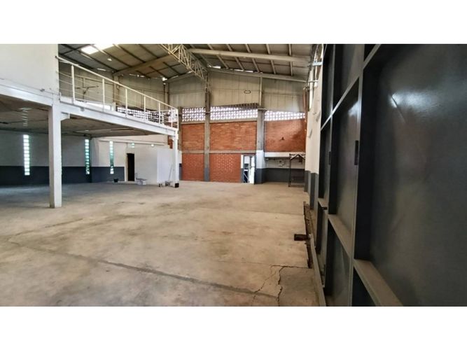 Bodega en arriendo en Caqueta, La Estrella, 710 m² · foto 6 de 13