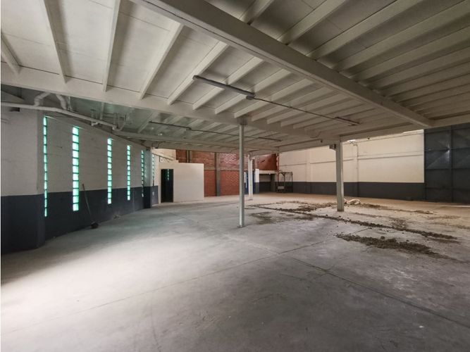 Bodega en arriendo en Caqueta, La Estrella, 710 m² · foto 13 de 13
