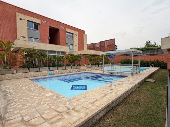 Apartamento de 5 alcobas en venta en Ciudad Jardin, Cali, 216 m² · foto 14 de 20