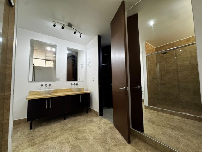 Apartamento de 3 alcobas en arriendo en Navarra, Bogotá, 240 m² · foto 10 de 22