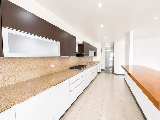 Apartamento de 3 alcobas en venta en Navarra, Bogotá, 240 m² · foto 3 de 22