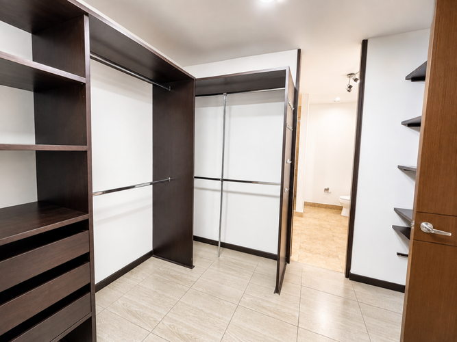 Apartamento de 3 alcobas en venta en Navarra, Bogotá, 240 m² · foto 7 de 22