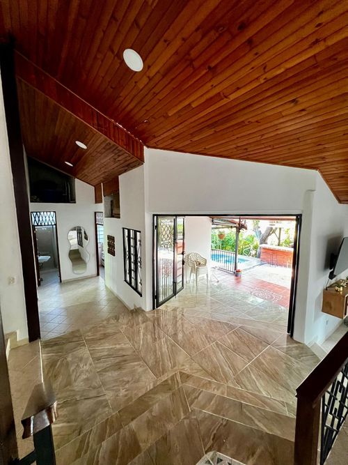 Casa de 3 alcobas en venta en Guabinal Plan, Girardot, 280 m² · foto 4 de 20