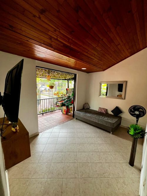 Casa de 3 alcobas en venta en Guabinal Plan, Girardot, 280 m² · foto 14 de 20