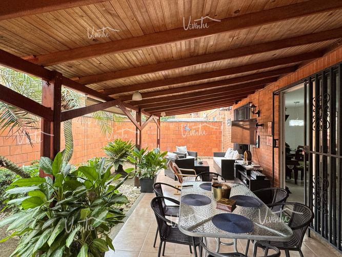Casa de 4 alcobas en venta en El Castillo, Jamundí, 130 m² · foto 3 de 19