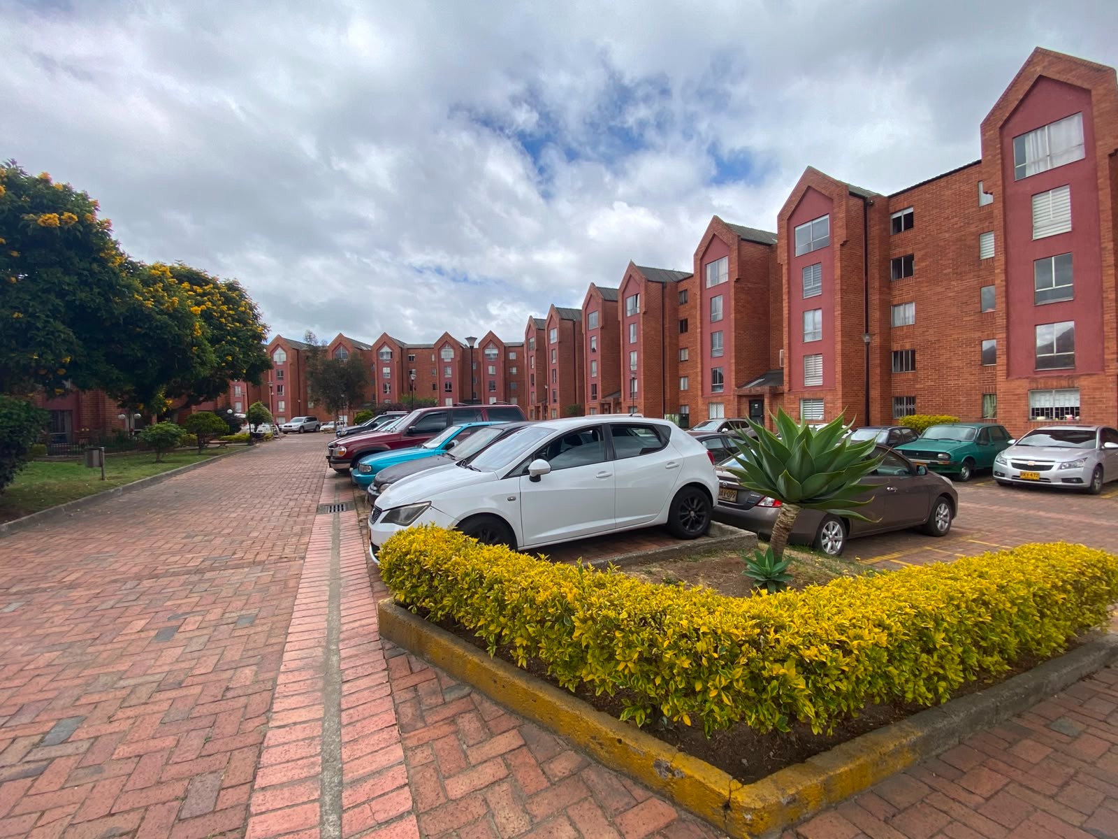 Casa en venta en Engativá, Bogotá · foto 3 de 24
