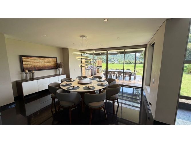 Casa de 4 alcobas en venta en Aposentos, Sopó, 550 m² · foto 2 de 24