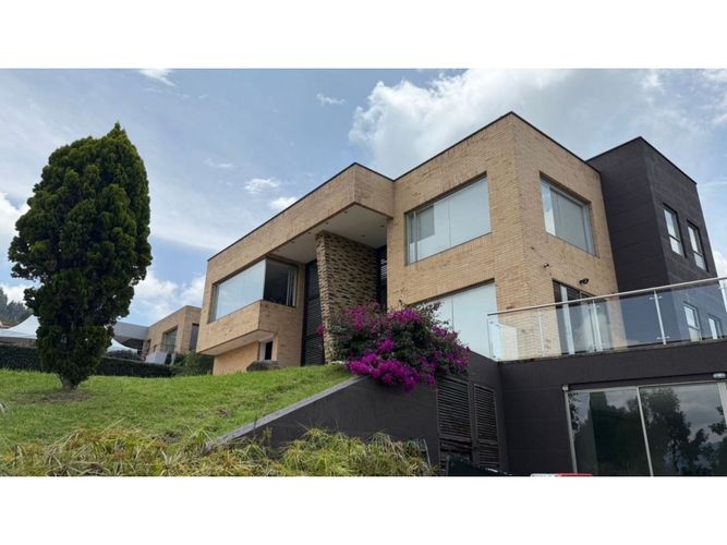 Casa de 4 alcobas en venta en Aposentos, Sopó, 550 m² · foto 4 de 24