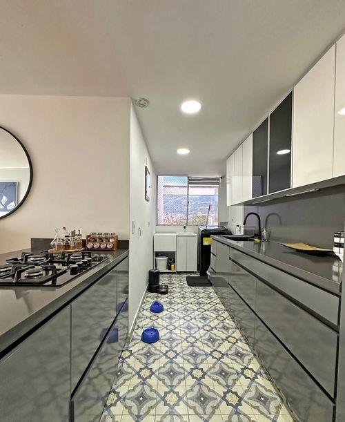 Apartamento de 3 alcobas en venta en Mayorca, Envigado, 79 m² · foto 2 de 13
