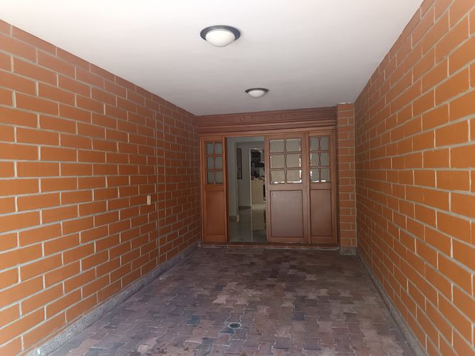 Casa de 4 alcobas en venta en La Mota, Medellín, 212 m² · foto 19 de 24