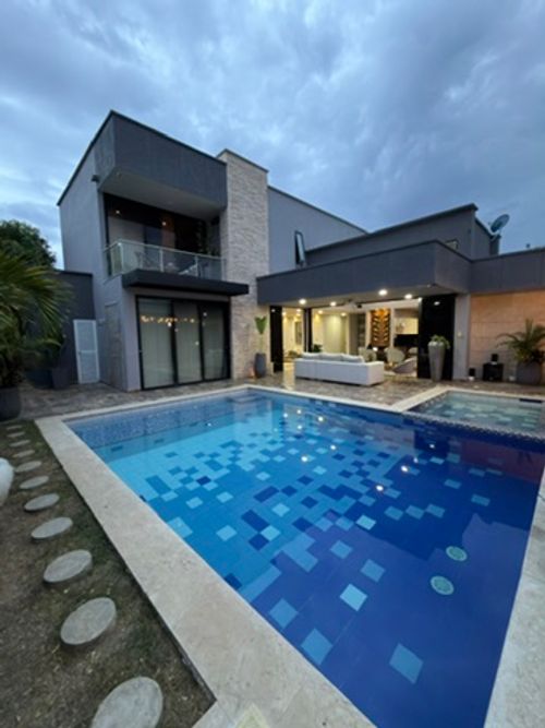 Casa de 5 alcobas en venta en Cr. Valle Verde, Jamundí, 414 m² · foto 2 de 20