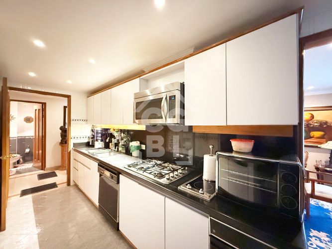 Apartamento de 4 alcobas en venta en La Carolina, Bogotá, 240 m² · foto 6 de 24