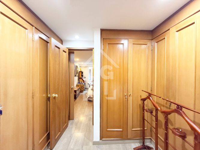 Apartamento de 4 alcobas en venta en La Carolina, Bogotá, 240 m² · foto 17 de 24
