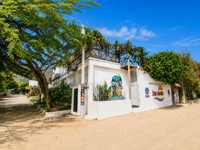Edificio en venta en Centro Taganga, Santa Marta, 590 m² · foto 2 de 20